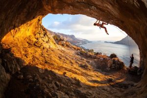 Rock krabi thailand tebing panjat railay lokasi tenggara destinations province cliffs henn getty